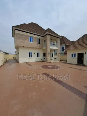 4bdrm Duplex in Peculiar Estate, for sale