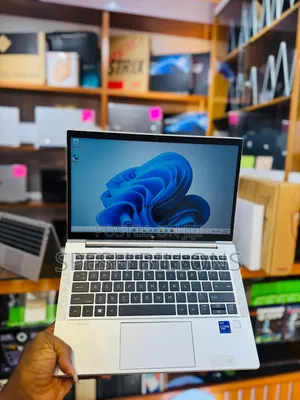 Laptop HP EliteBook 830 G8 16GB Intel Core I7 SSD 512GB