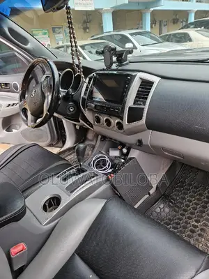 Toyota Tacoma Access Cab V6 Automatic 2011 Gray