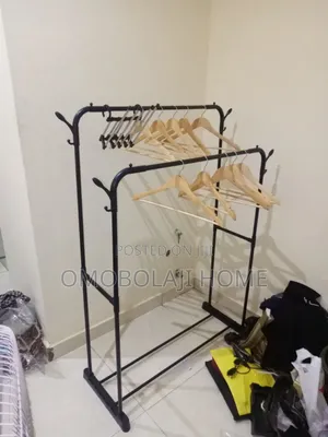48 Kg Double Pole Hanger With Movable Tyres