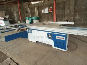 Panel Saw Machine