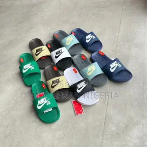 Nike Victori Slides