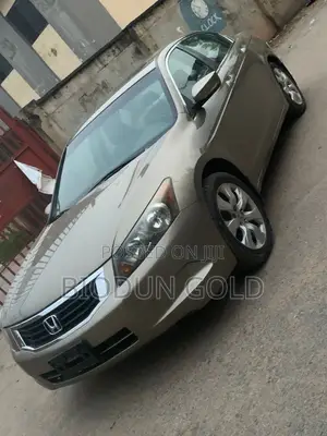 Honda Accord 2.0i 2009 Gold