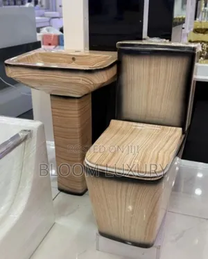 Brown Masters Executive Water Closet