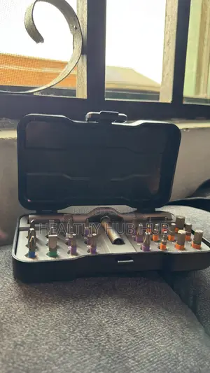 Portable 24-in-1 Ratchet Screwdriver Set - Magnetic Bits Case