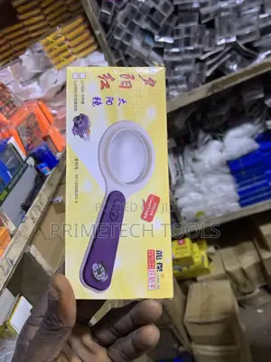 Magnifying Lens