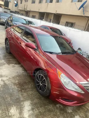 Hyundai Sonata SE 2.0T Sedan FWD (2.0L 4cyl 6A) 2011 Red