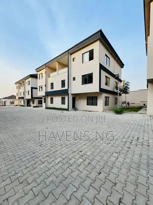 5bdrm Duplex in Mabushi for sale