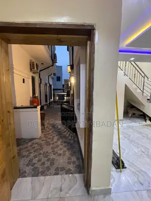 3bdrm Duplex in Kolapo Ishola Gra, Ibadan for rent
