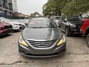 Hyundai Sonata SESE Sedan FWD (2.4L 4cyl 5A) 2010 Gray