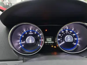 Hyundai Sonata SESE Sedan FWD (2.4L 4cyl 5A) 2010 Gray