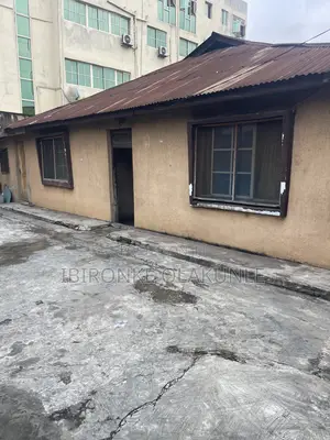 Furnished 8bdrm Bungalow in Awolowo Way Ikeja for sale
