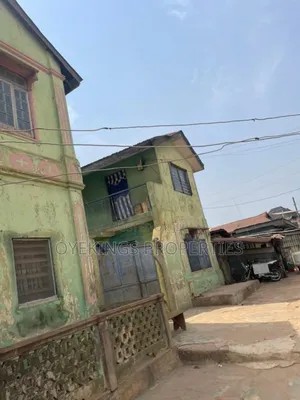 20bdrm Block of Flats in Victory Rd, Akala Express for sale