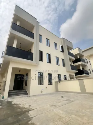 5bdrm House in Magodo Gra for sale