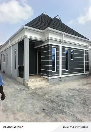 5bdrm Bungalow in Okebadan Estate, for sale