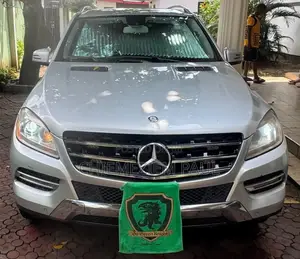 Mercedes-Benz M Class ML350 4MATIC 4dr SUV AWD (3.5L 6cyl 7A) 2014