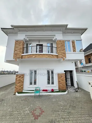 4bdrm Duplex in Orchild Road, Chevron for sale