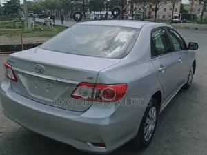 Toyota Corolla 2011 Silver