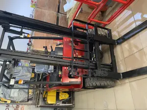 Electric Mobile Fork Lift