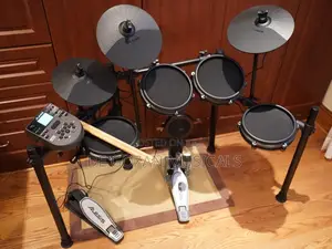 Alesis Nitro Mesh Kit Electric Drum Set