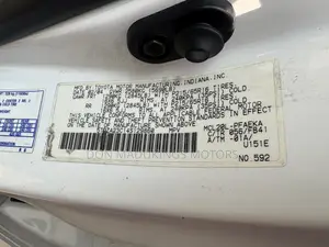 Toyota Sienna LE FWD (3.3L V6 5A) 2004 White
