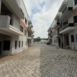 5bdrm Townhouse/Terrace in Garki Area 11 for sale