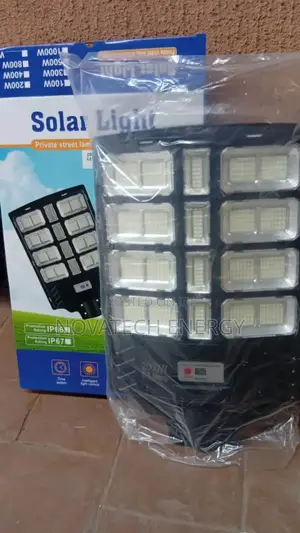 20 Eye Remote Control Solar Powered Floodlight