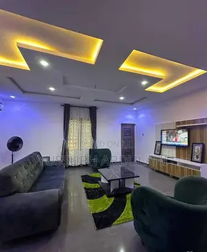 3 Bedrooms Surulere