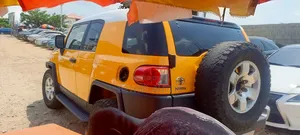 Toyota FJ Cruiser 4x4 Automatic 2009 Yellow