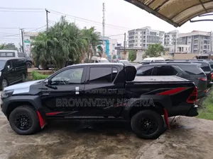 New Toyota Hilux 2025 Black