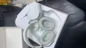 White Color Apple Airpod Max Open Box