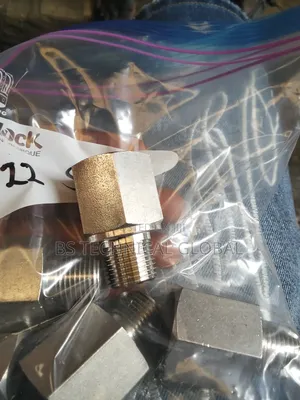 3/8mpt X 1/2" Male Connector