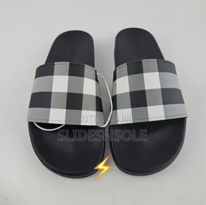 Burberry Check Pattern Slides – Unisex Casual Sandals