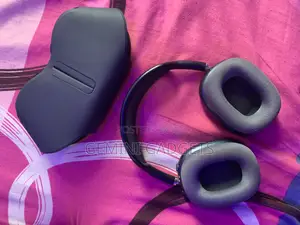 Very Clean Apple Airpod Max ( 1st Generation)