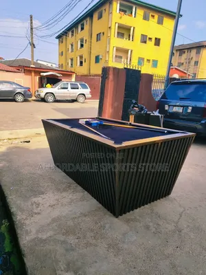 Black Classic Luxury Pool Table