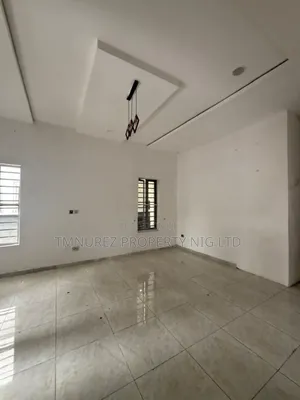 Studio Apartment in Chevron for rent