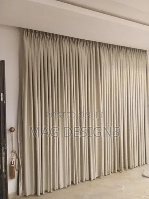 Unic Curtain