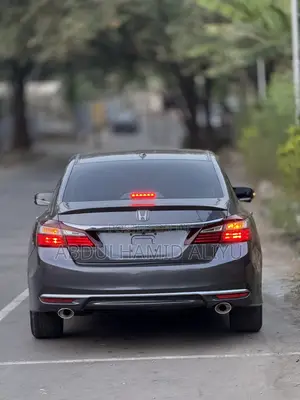 Honda Accord EX 4dr Sedan FWD (2.4L 4cyl 2A) 2016 Gray