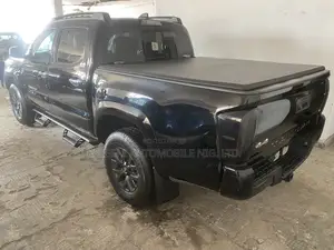Toyota Tacoma Limited Double Cab 5' Bed V6 AT 2023 Black
