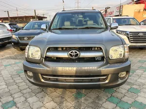 Toyota Sequoia Limited 4dr SUV 4WD (4.7L 8cyl 5A) 2007 Gray