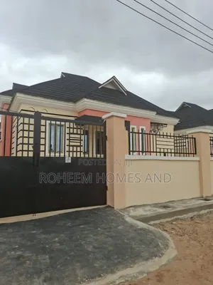 3bdrm Bungalow in Estate, Ayobo for sale