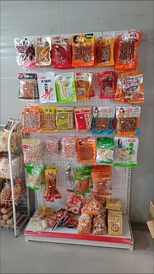 Single Shelve With 30 Hanging Hooks