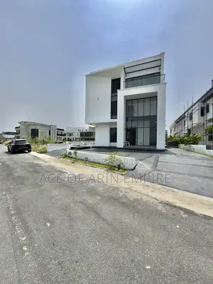 5bdrm Duplex in Ikate for sale