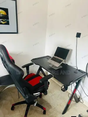 Adjustable Furgle Gaming Chair With Table