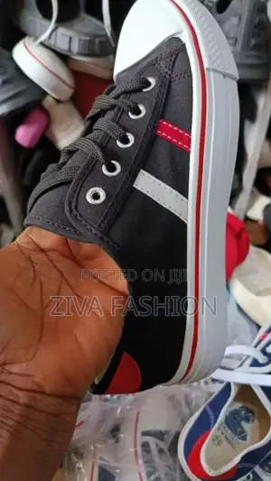 Unisex Sneakers