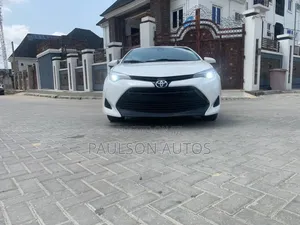 Toyota Corolla LE ECO 4dr Sedan (1.8L 4cyl CVT) 2017 White