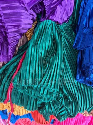 Bold Pleated Plain Sunray