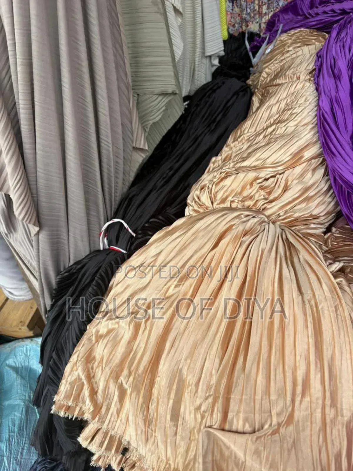 Bold Pleated Plain Sunray