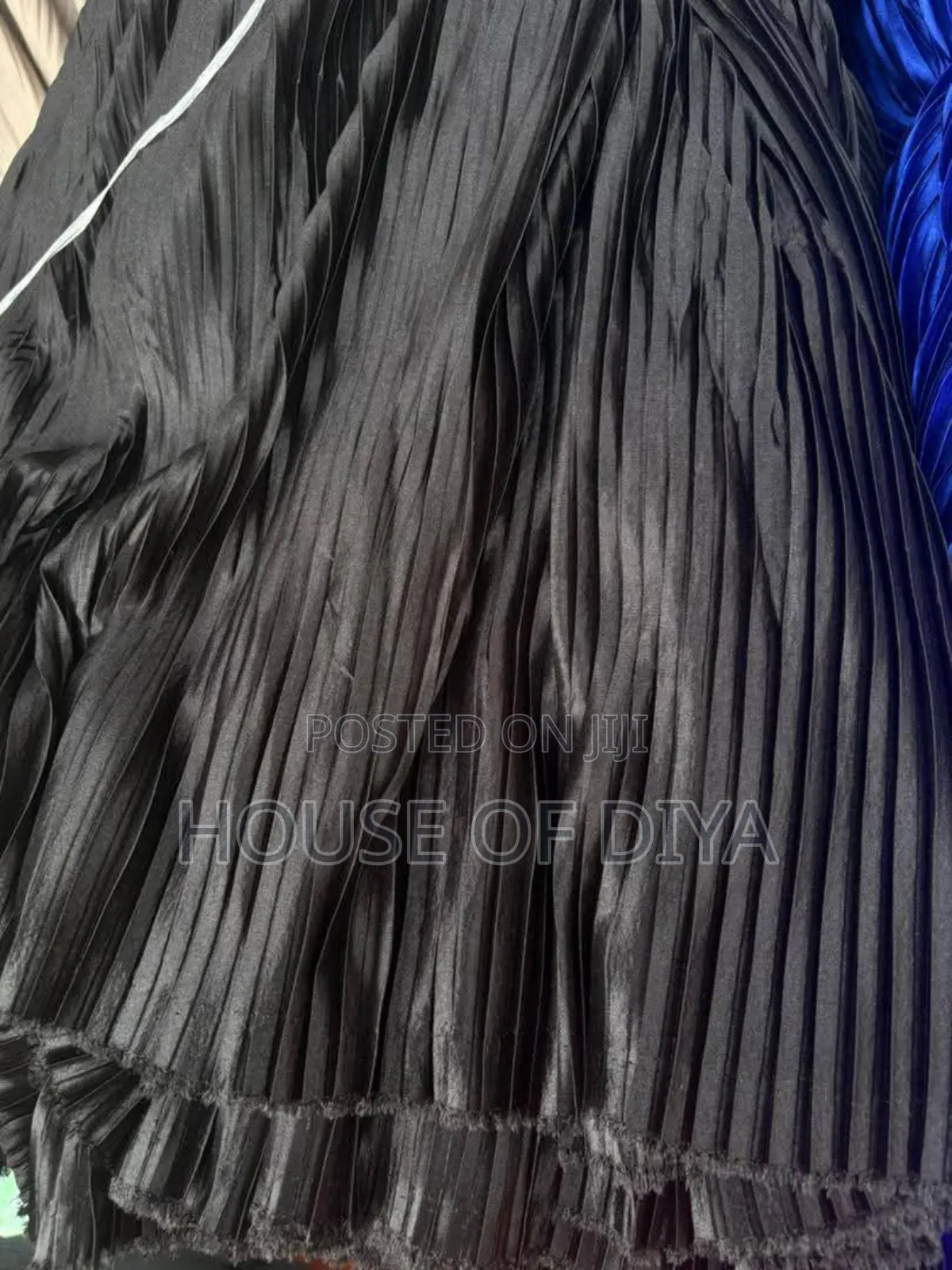 Bold Pleated Plain Sunray