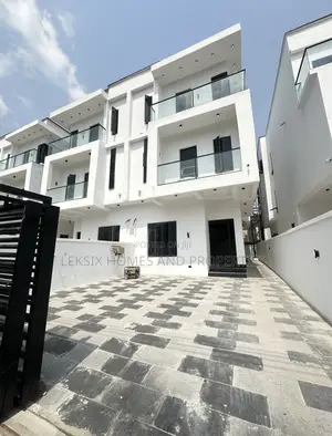 5bdrm Duplex in A Well Secured, Lekki Phase 2 for sale